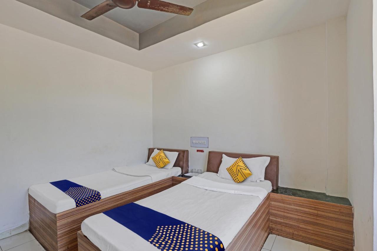 Oyo Flagship 80463 Hotel Mini Palace Vadodara Zewnętrze zdjęcie