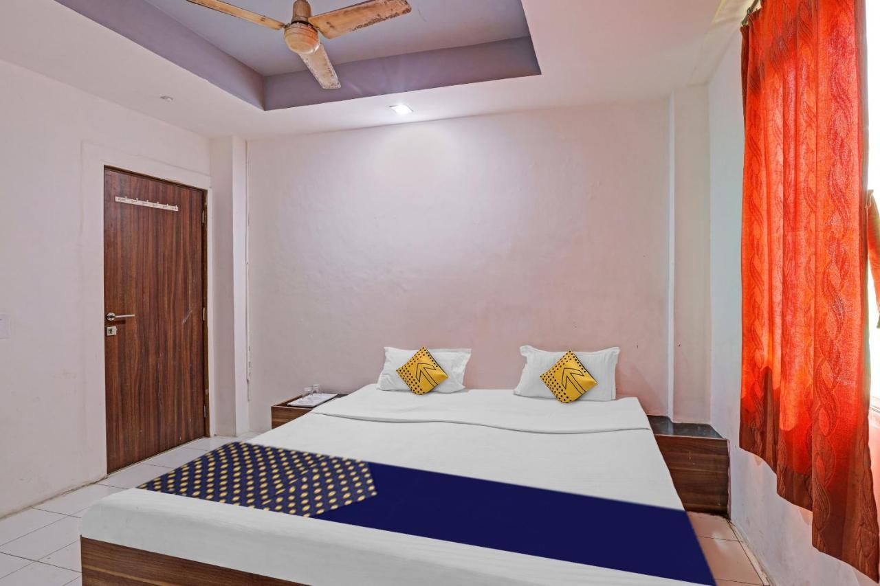Oyo Flagship 80463 Hotel Mini Palace Vadodara Zewnętrze zdjęcie