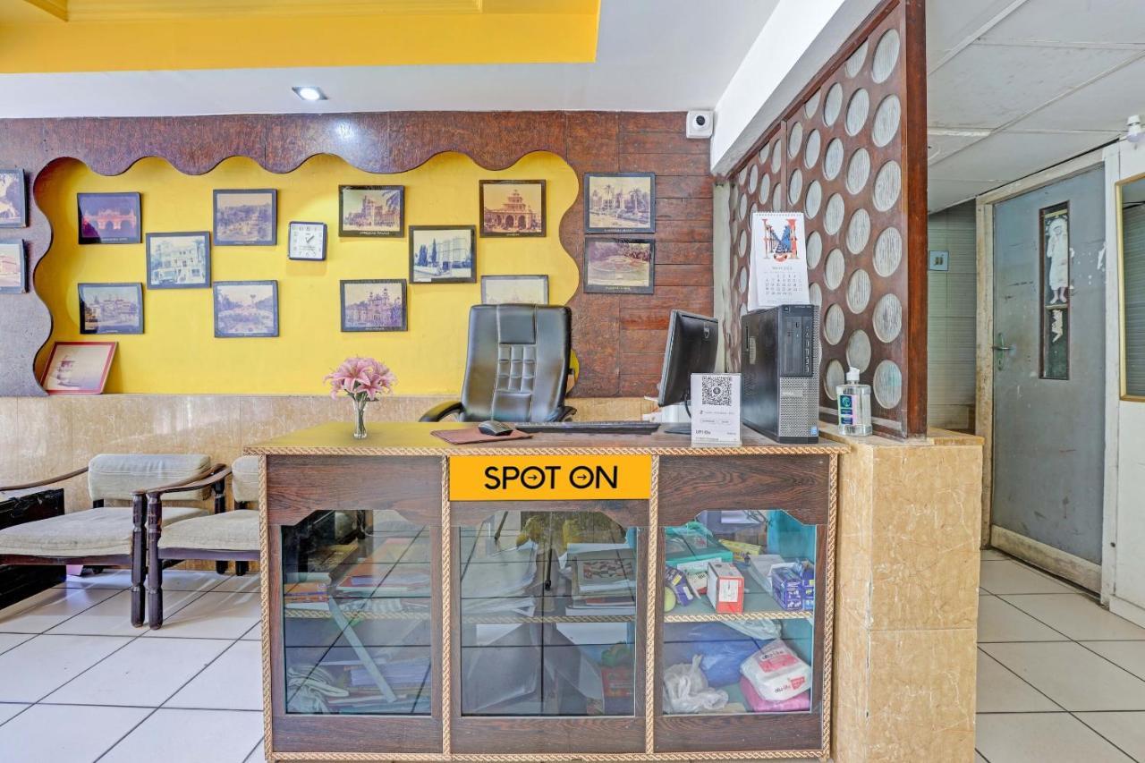 Oyo Flagship 80463 Hotel Mini Palace Vadodara Zewnętrze zdjęcie