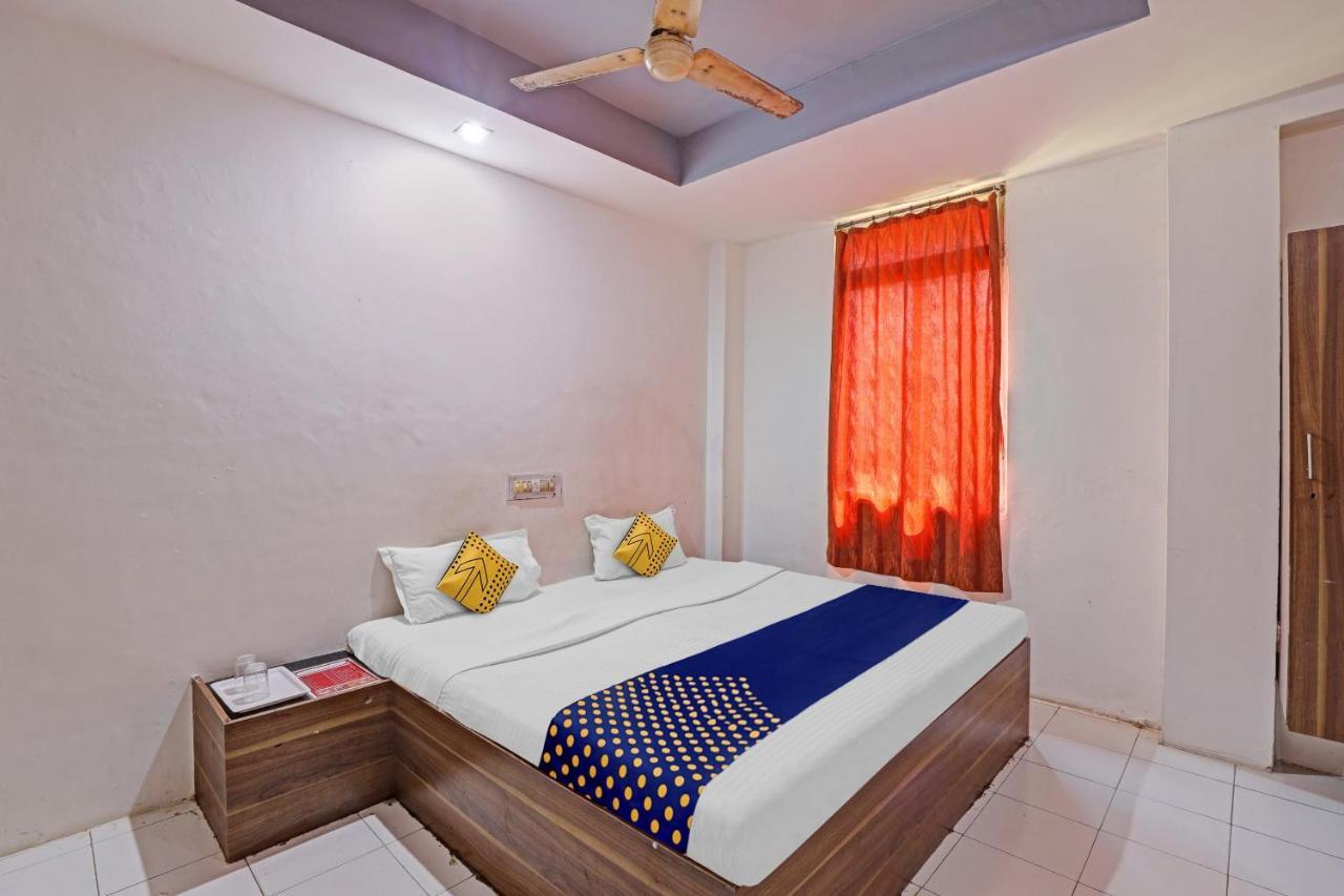 Oyo Flagship 80463 Hotel Mini Palace Vadodara Zewnętrze zdjęcie