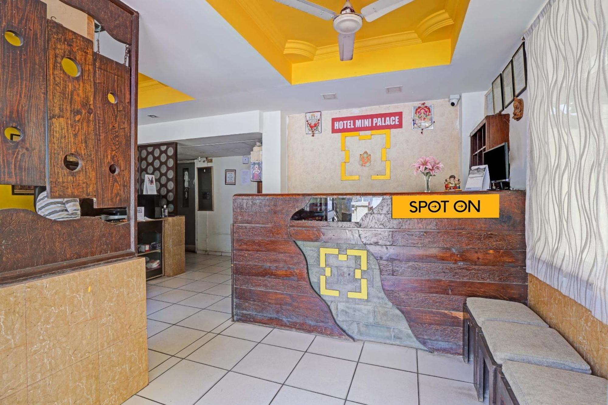 Oyo Flagship 80463 Hotel Mini Palace Vadodara Zewnętrze zdjęcie