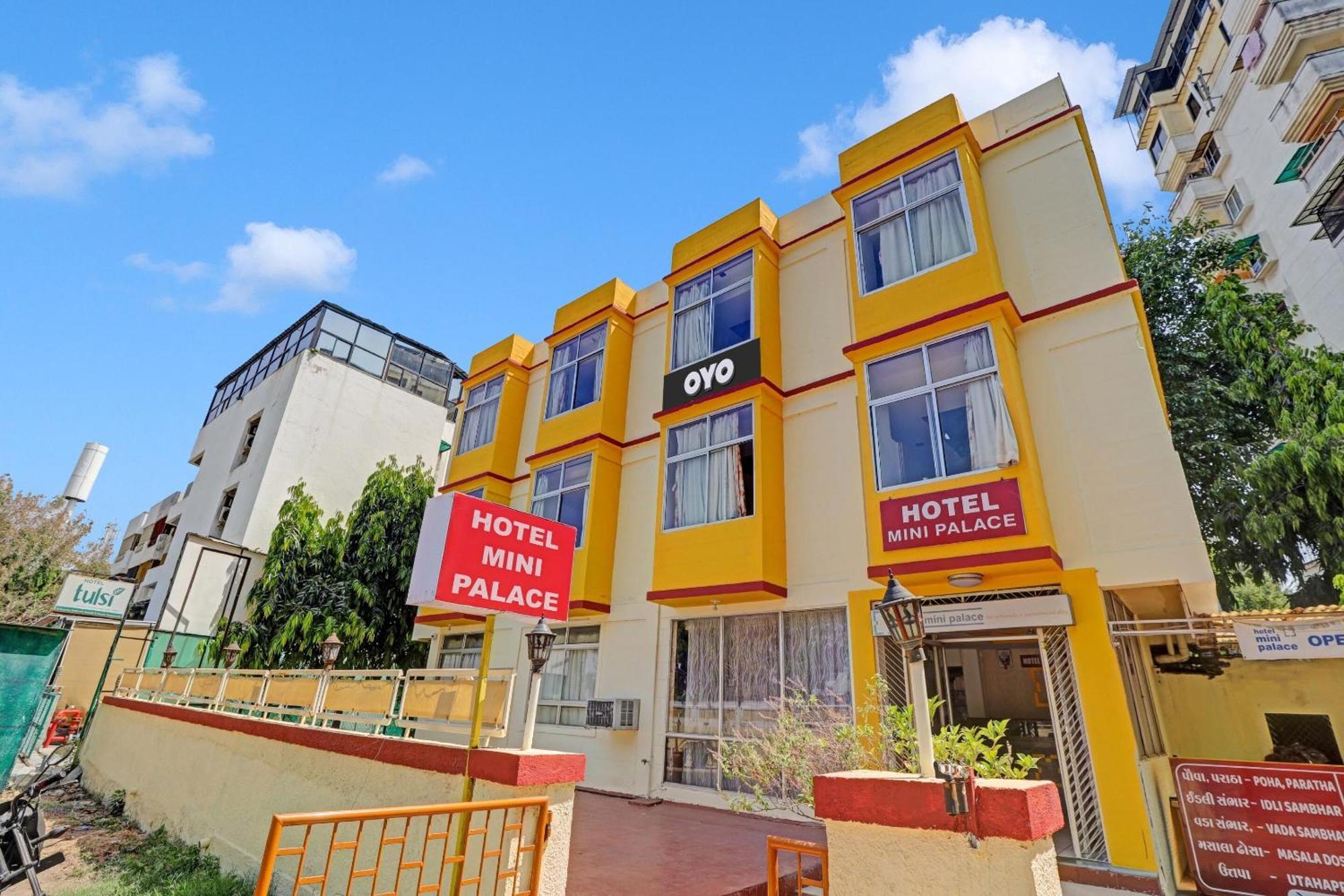 Oyo Flagship 80463 Hotel Mini Palace Vadodara Zewnętrze zdjęcie
